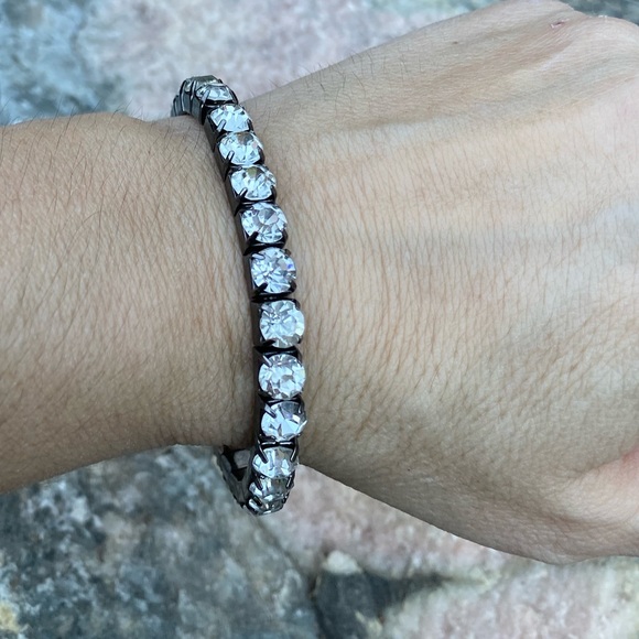 ⚡️Large rhinestone bracelet in black background - Picture 1 of 2